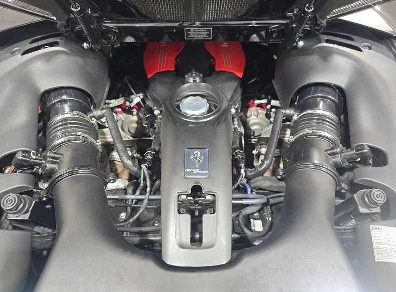 2018 Ferrari 488 GTB - Image 7 of 8