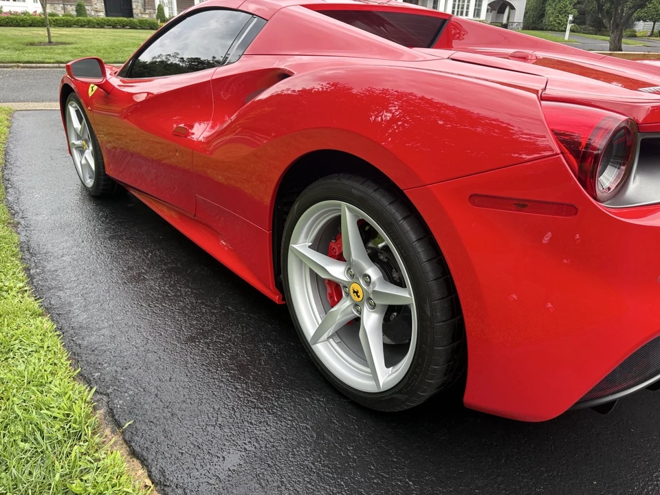 2018 Ferrari 488 Spider - Image 8 of 31