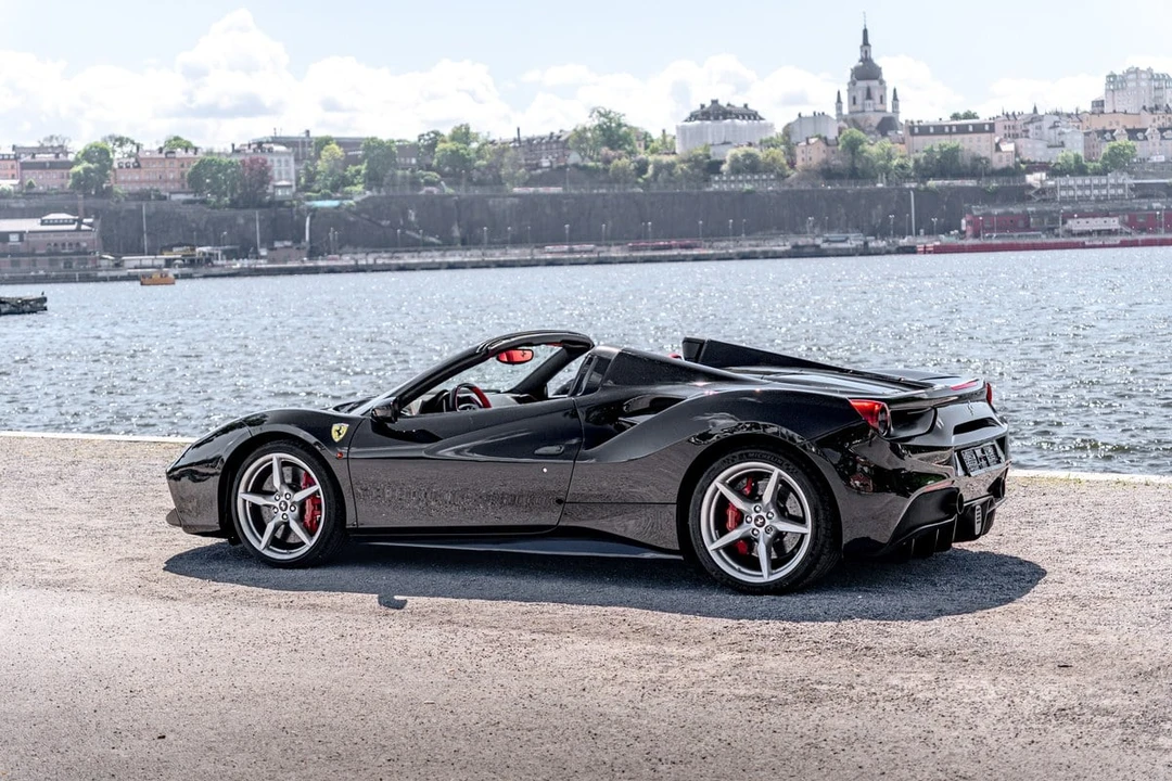 2018 Ferrari 488 Spider - Image 15 of 31