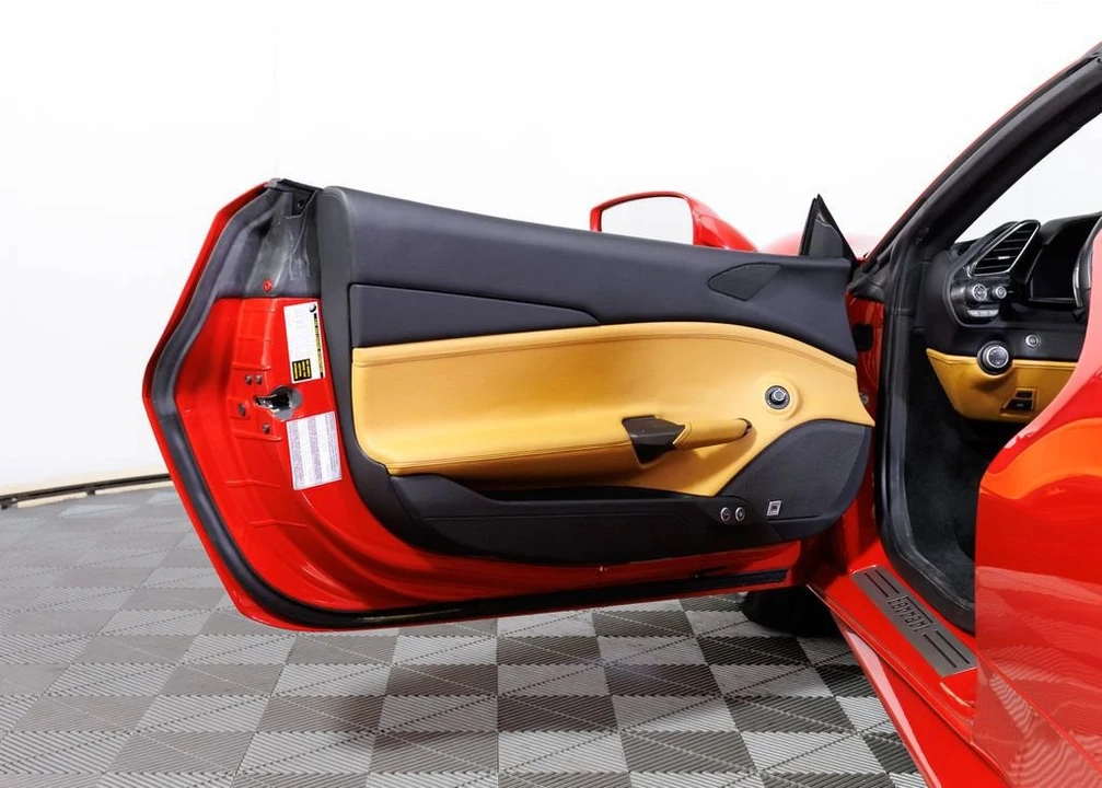 2018 Ferrari 488 Spider - Image 22 of 31