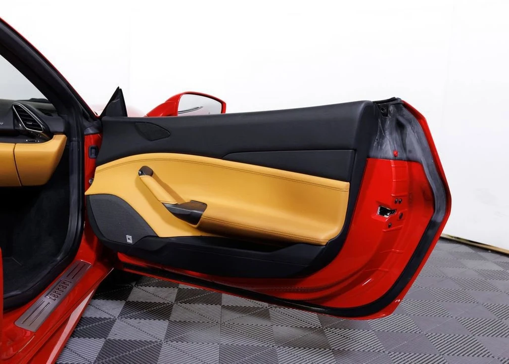 2018 Ferrari 488 Spider - Image 24 of 31