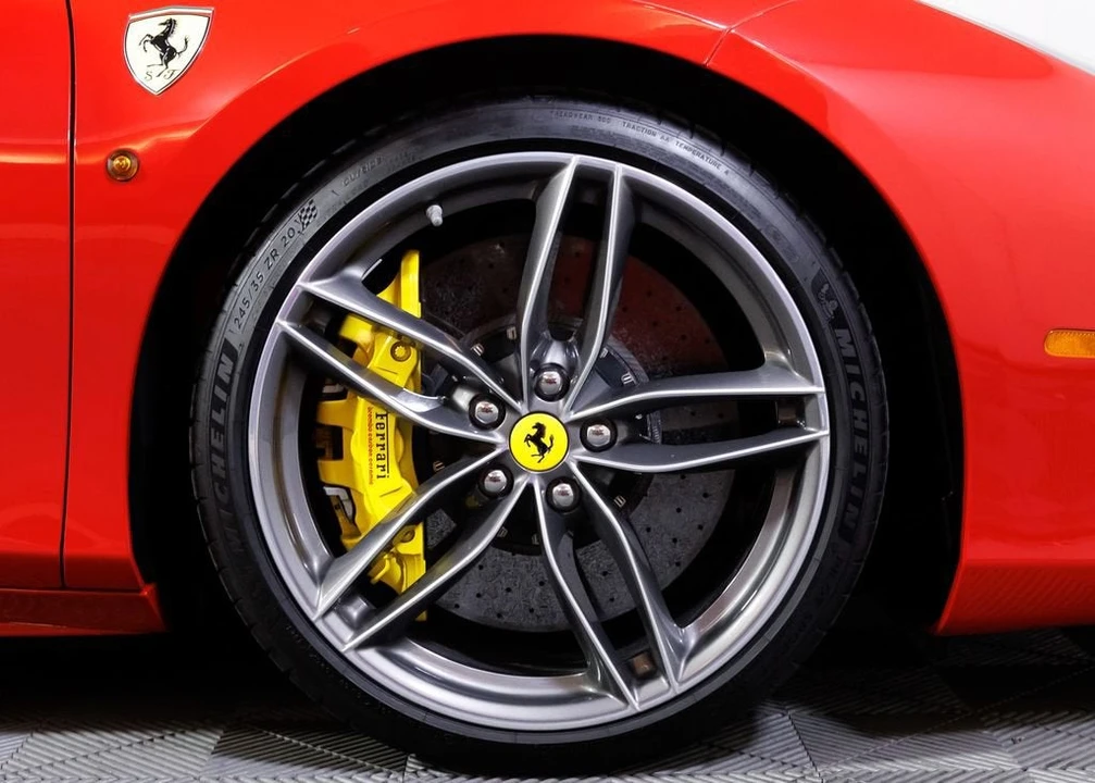 2018 Ferrari 488 Spider - Image 12 of 31