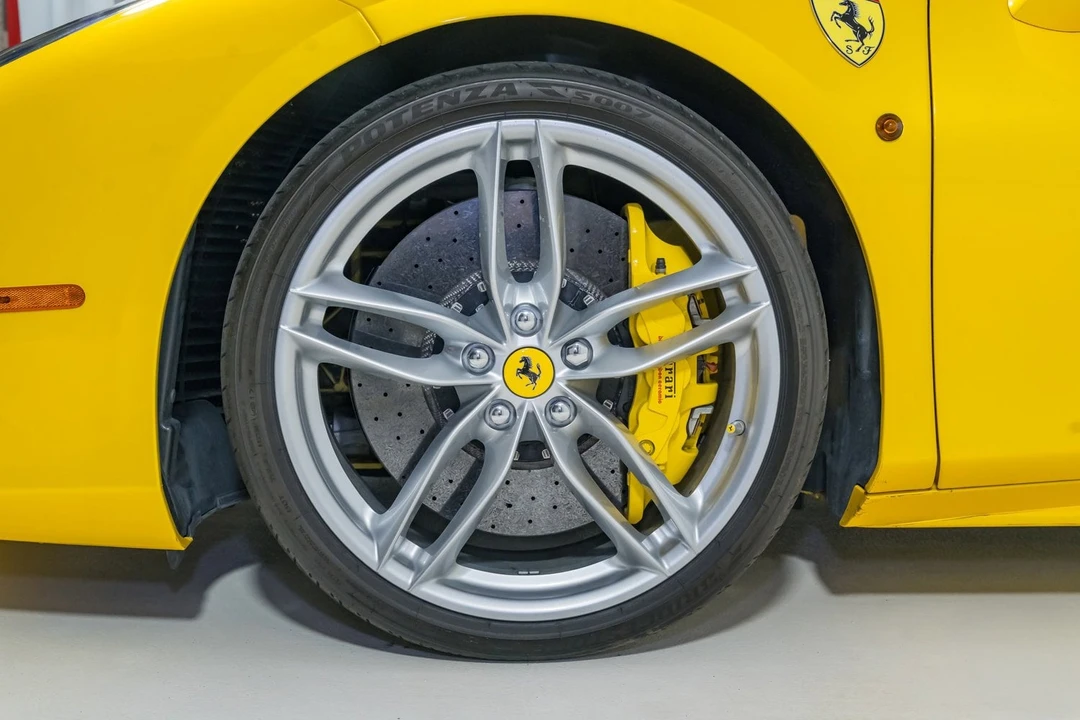 2018 Ferrari 488 Spider - Image 22 of 31