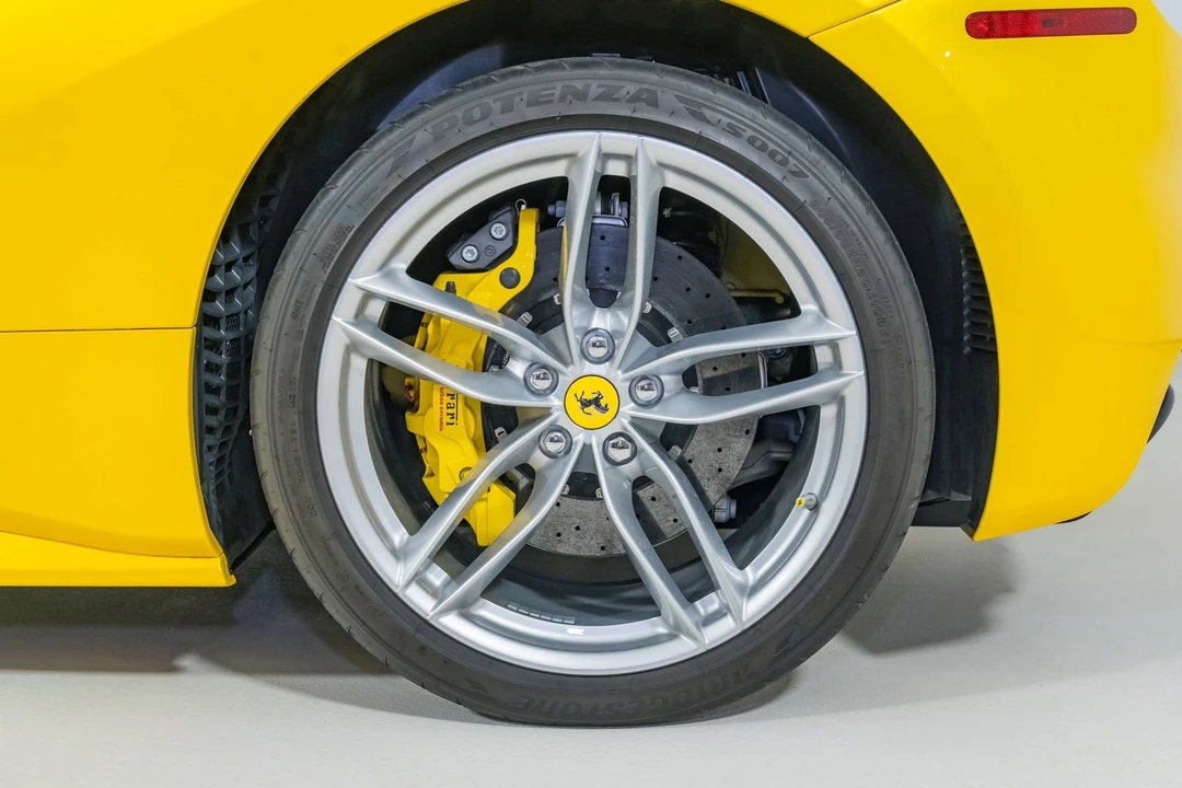 2018 Ferrari 488 Spider - Image 23 of 31
