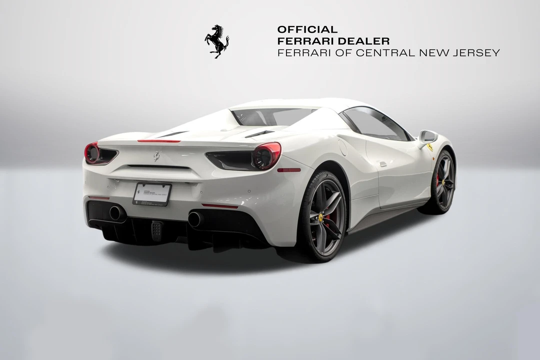 2018 Ferrari 488 Spider - Image 11 of 31