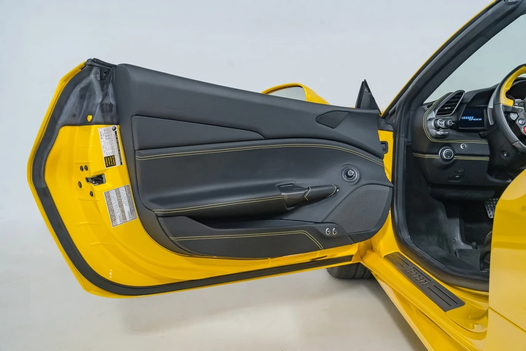 2018 Ferrari 488 Spider - Image 26 of 31