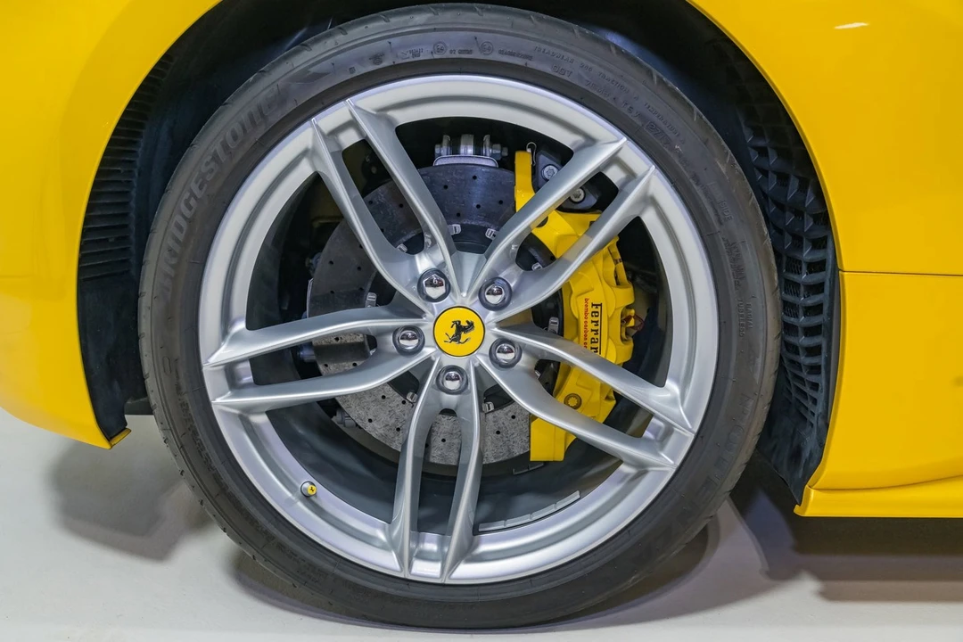 2018 Ferrari 488 Spider - Image 25 of 31
