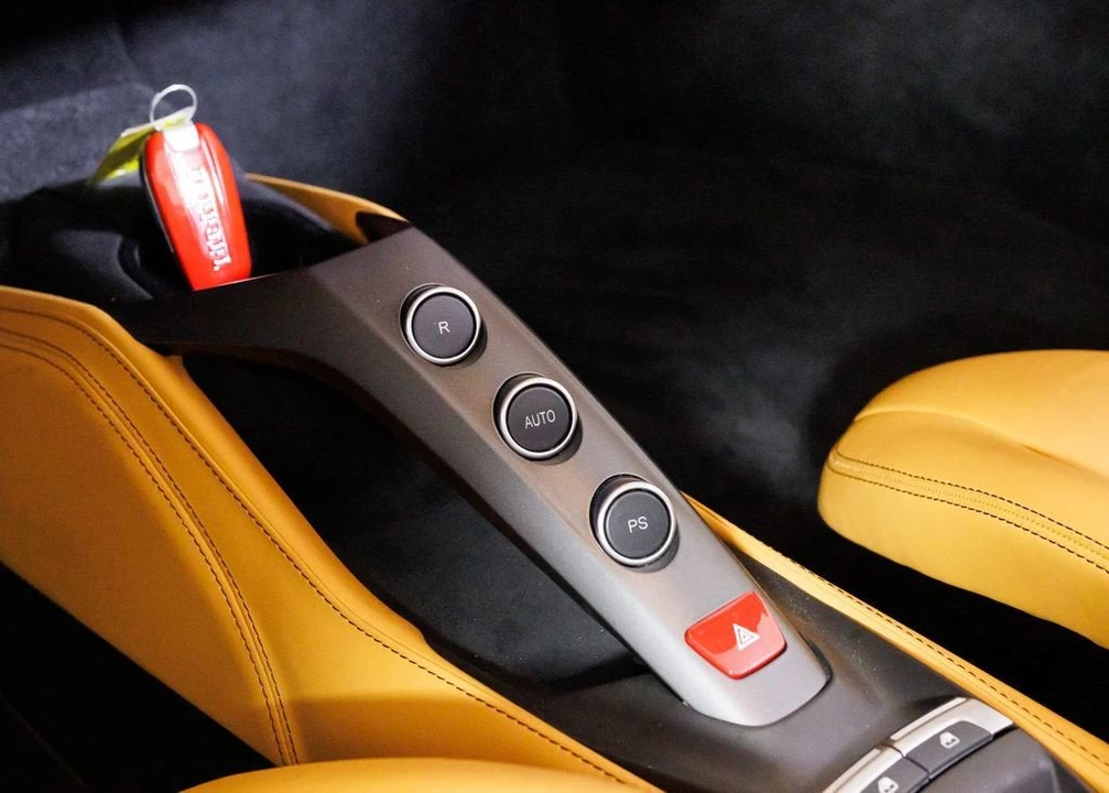 2018 Ferrari 488 Spider - Image 27 of 31