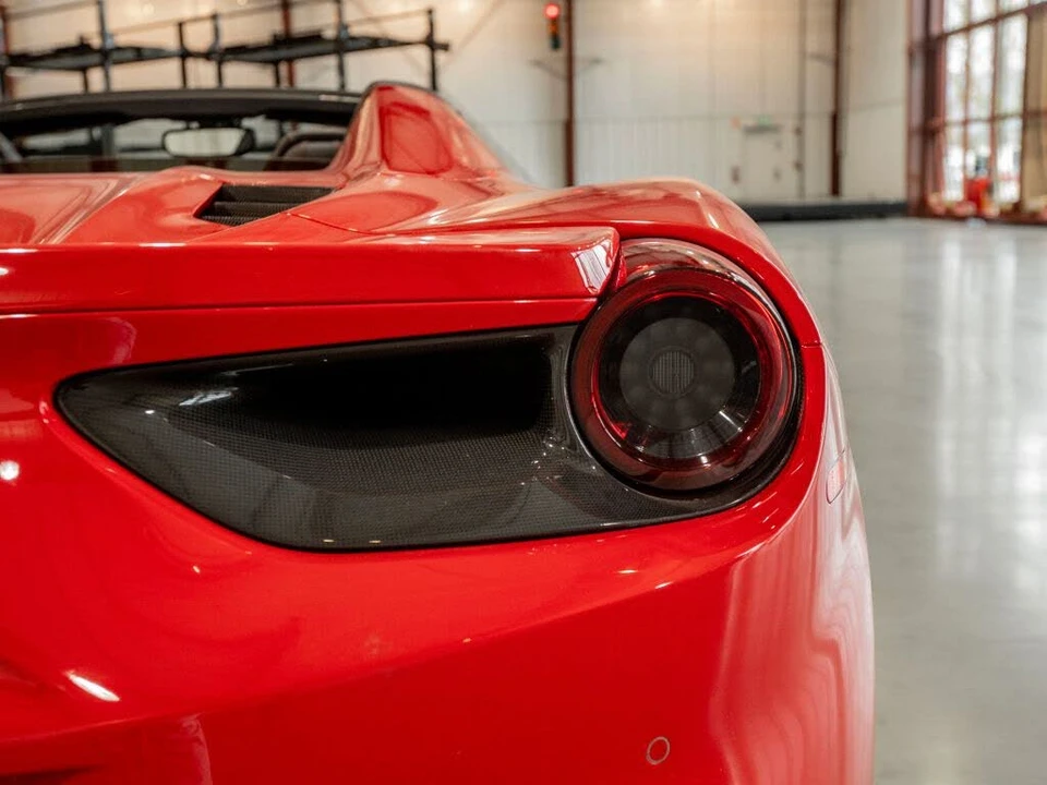 2018 Ferrari 488 Spider - Image 19 of 31