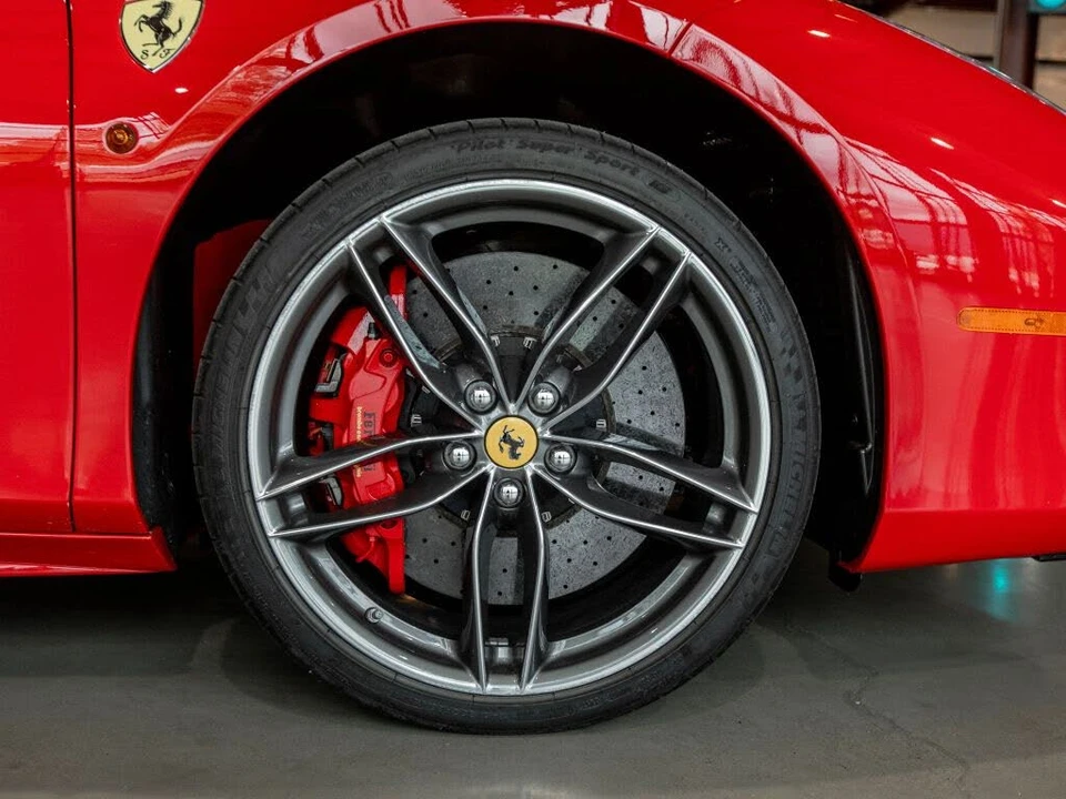 2018 Ferrari 488 Spider - Image 8 of 31
