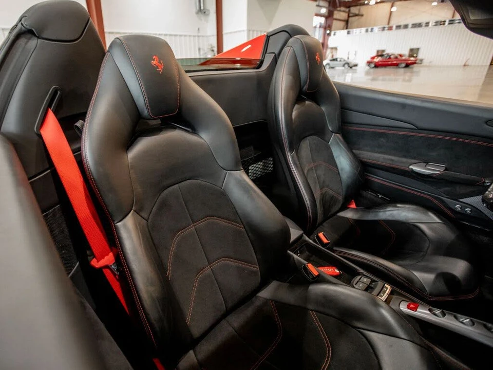 2018 Ferrari 488 Spider - Image 25 of 31
