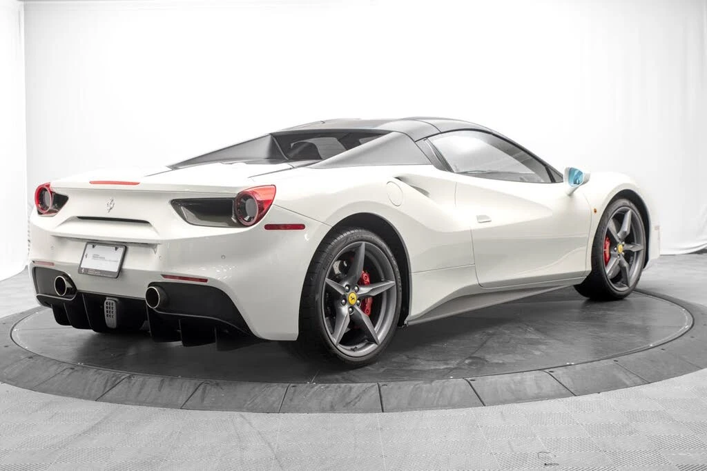 2018 Ferrari 488 Spider - Image 11 of 31