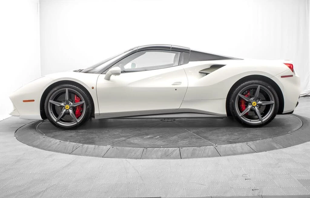 2018 Ferrari 488 Spider - Image 13 of 31