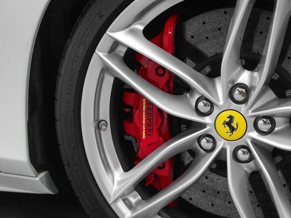 2018 Ferrari 488 Spider - Image 11 of 31