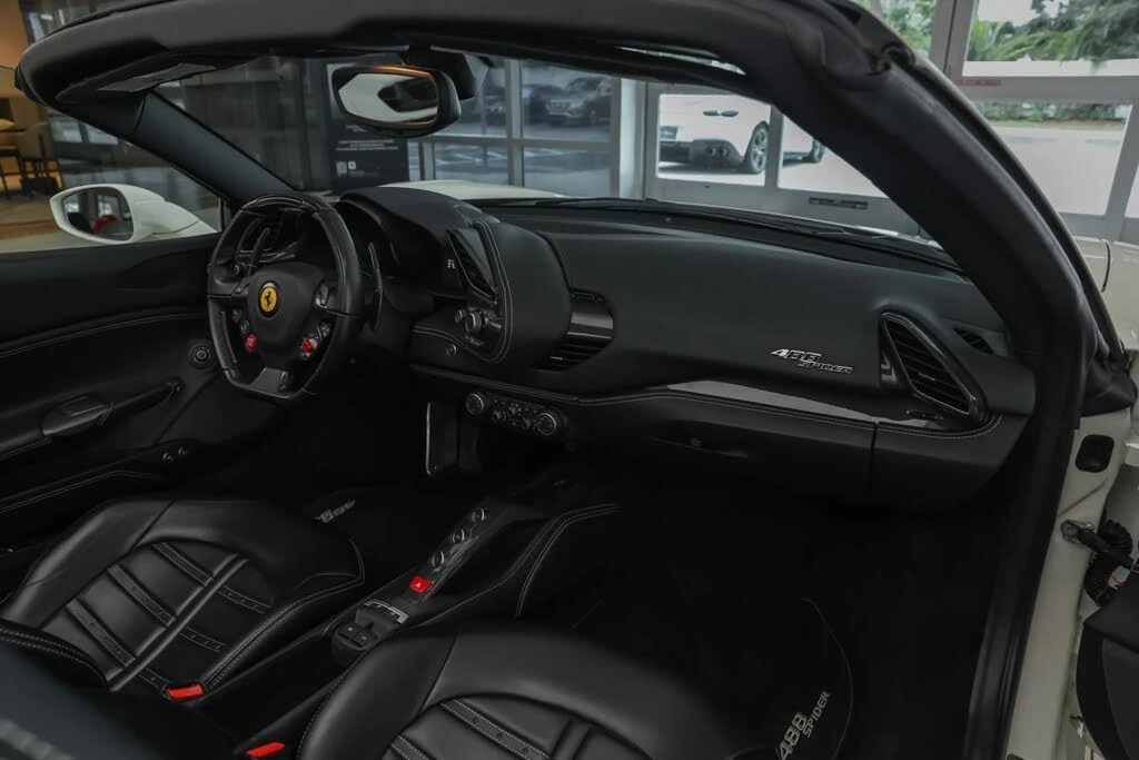 2018 Ferrari 488 Spider - Image 11 of 31