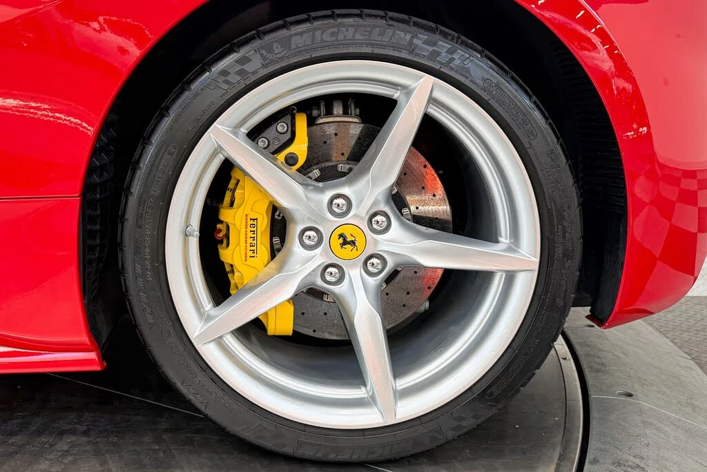 2018 Ferrari 488 Spider - Image 11 of 31