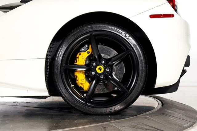 2018 Ferrari 488 Spider - Image 19 of 31