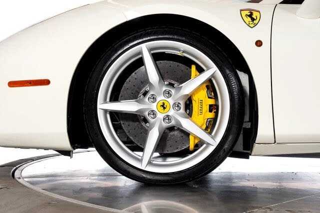 2018 Ferrari 488 Spider - Image 18 of 31
