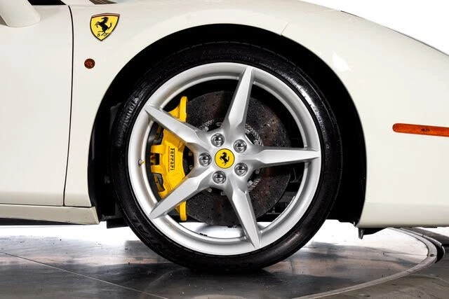 2018 Ferrari 488 Spider - Image 21 of 31