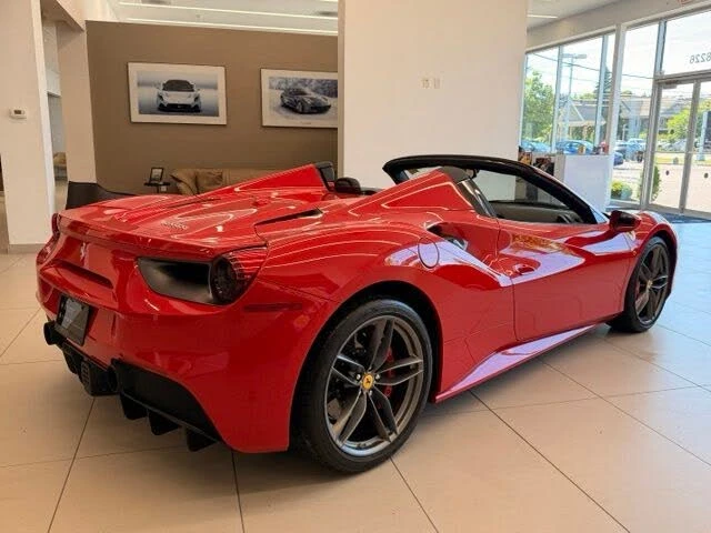 2018 Ferrari 488 Spider - Image 11 of 31
