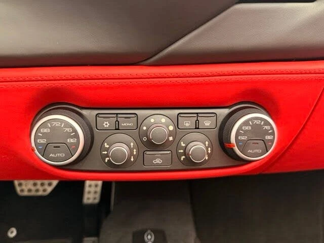 2018 Ferrari 488 Spider - Image 30 of 31