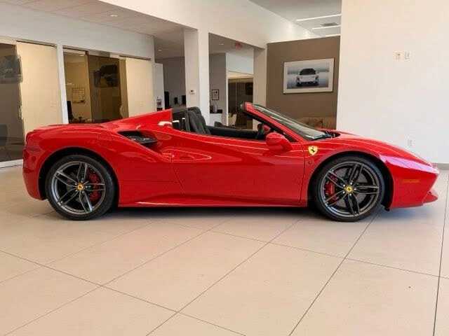 2018 Ferrari 488 Spider - Image 9 of 31