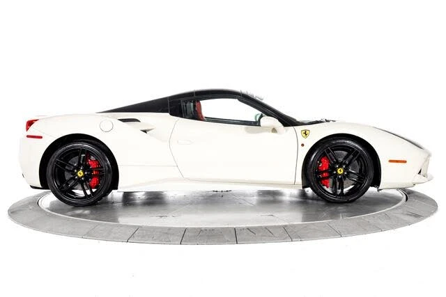 2018 Ferrari 488 Spider - Image 13 of 31