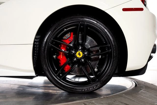 2018 Ferrari 488 Spider - Image 19 of 31