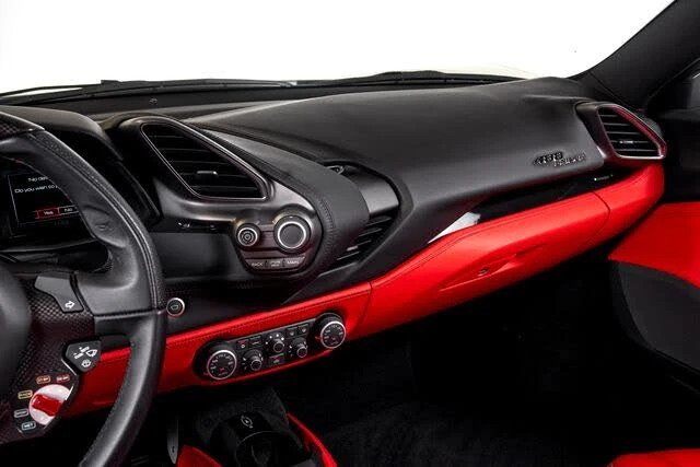 2018 Ferrari 488 Spider - Image 30 of 31