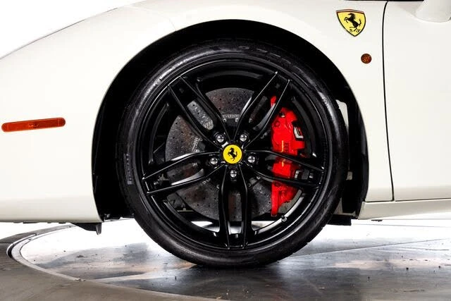 2018 Ferrari 488 Spider - Image 18 of 31