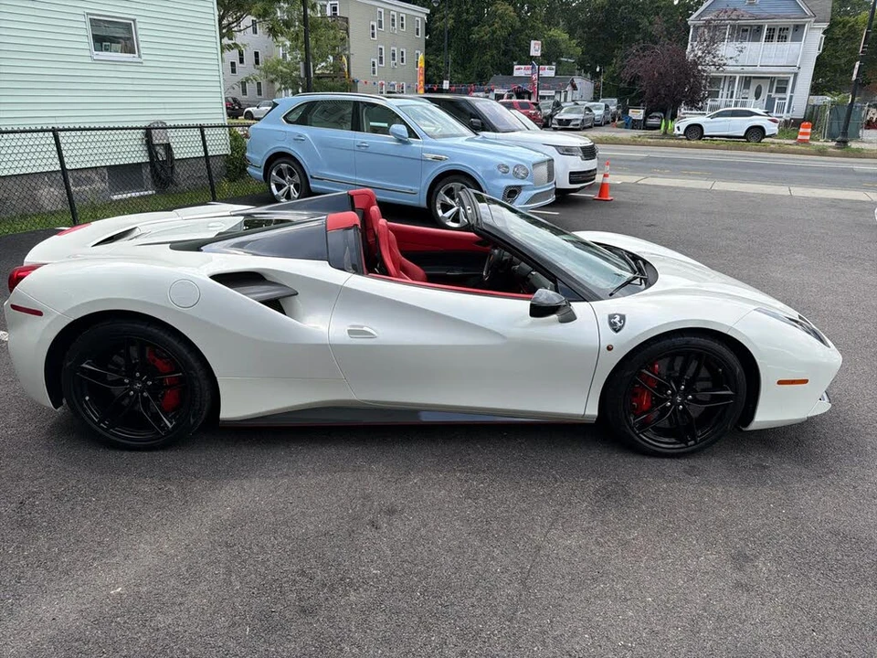 2018 Ferrari 488 Spider - Image 28 of 31