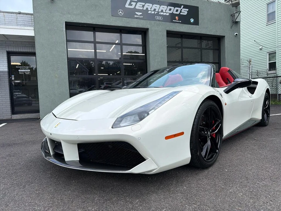 2018 Ferrari 488 Spider - Image 23 of 31