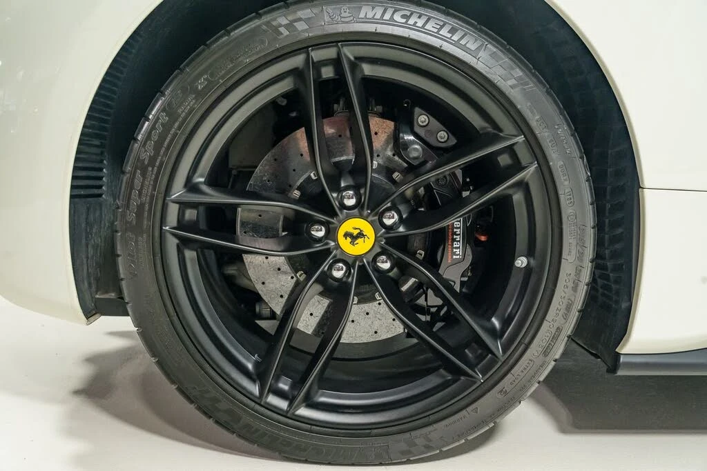 2018 Ferrari 488 Spider - Image 25 of 31