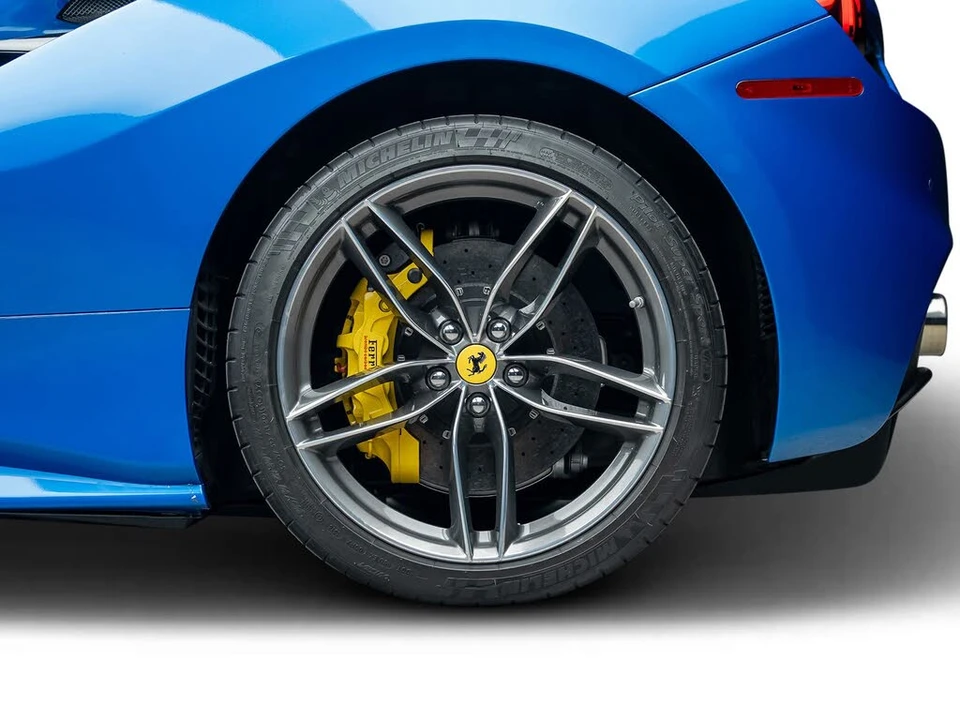 2018 Ferrari 488 Spider - Image 25 of 31