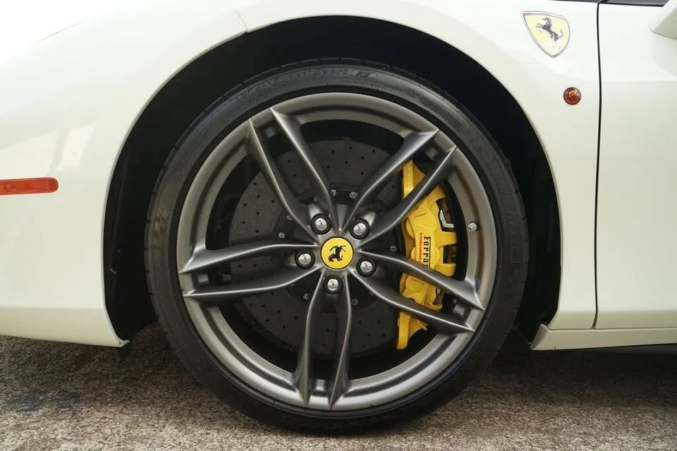 2018 Ferrari 488 Spider - Image 20 of 20