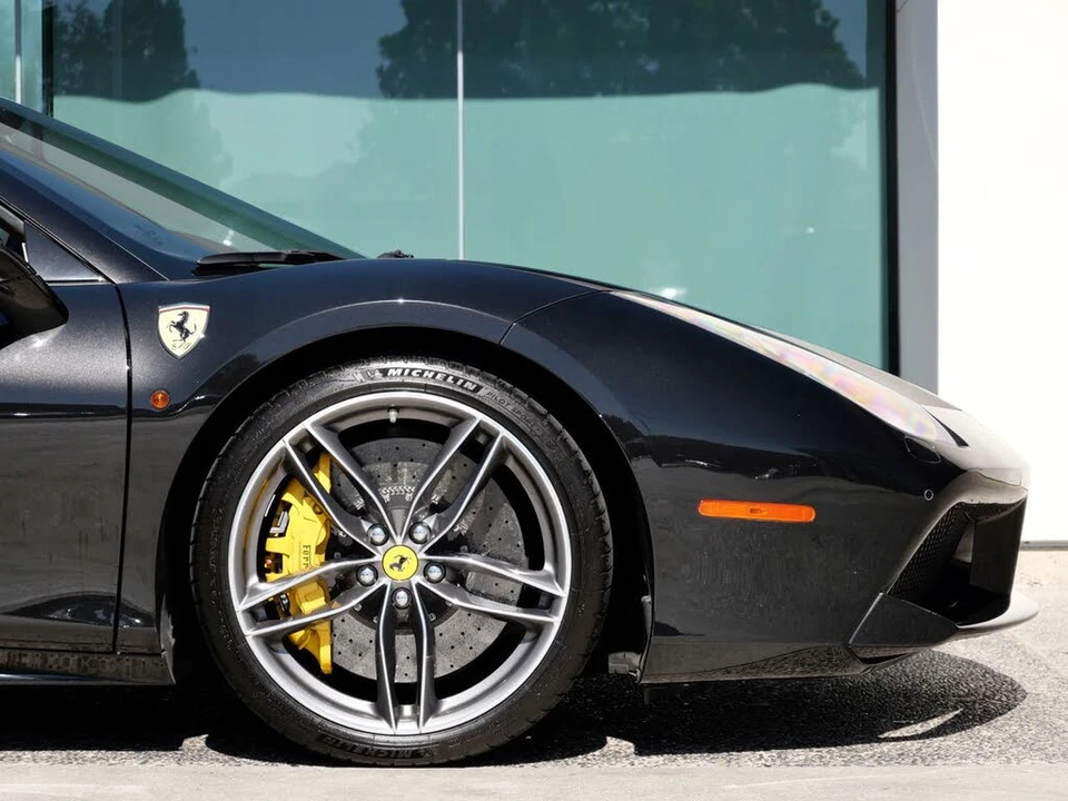 2018 Ferrari 488 Spider - Image 13 of 31