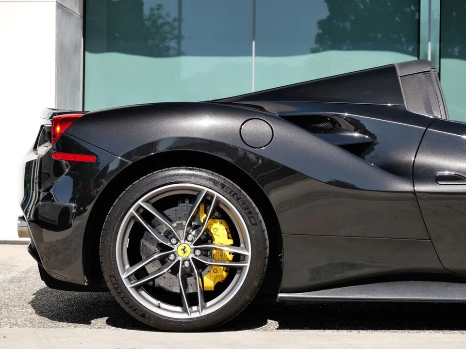 2018 Ferrari 488 Spider - Image 12 of 31