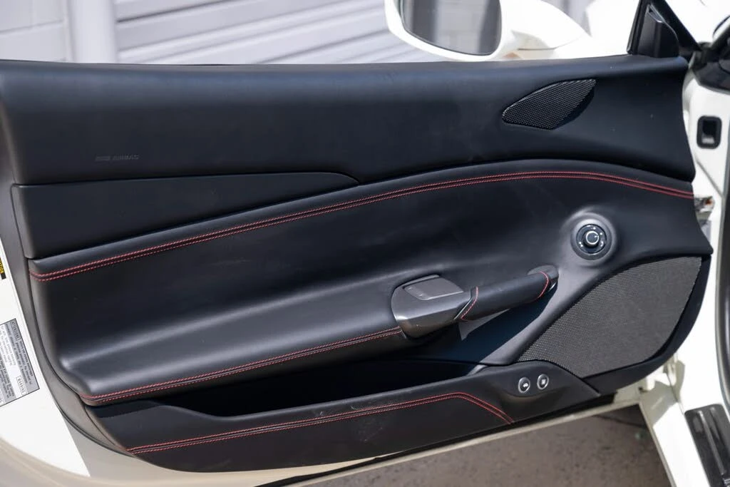 2018 Ferrari 488 Spider - Image 27 of 31