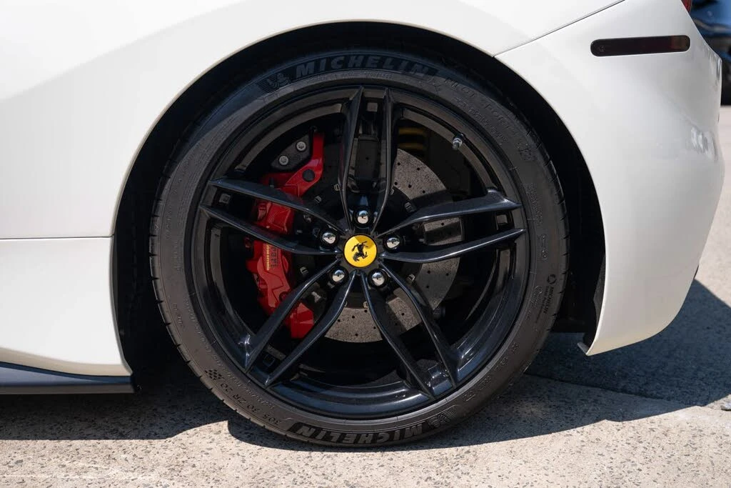 2018 Ferrari 488 Spider - Image 18 of 31