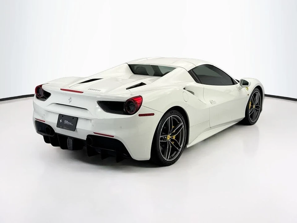 2018 Ferrari 488 Spider - Image 13 of 31
