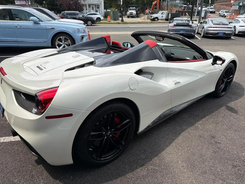 2018 Ferrari 488 Spider - Image 30 of 31