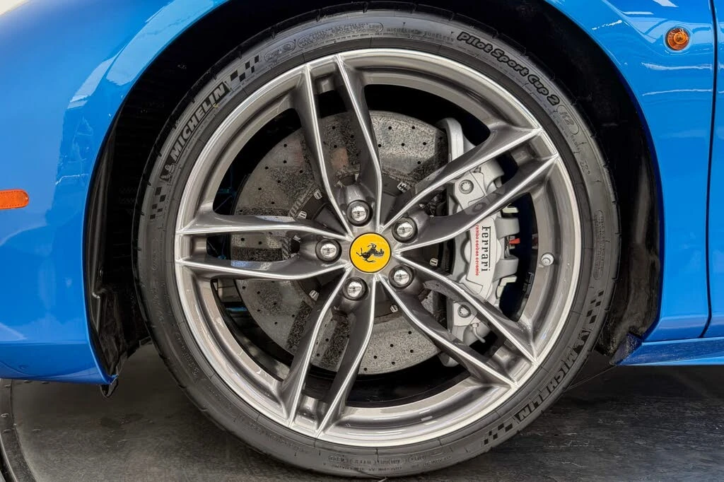 2018 Ferrari 488 Spider - Image 11 of 31