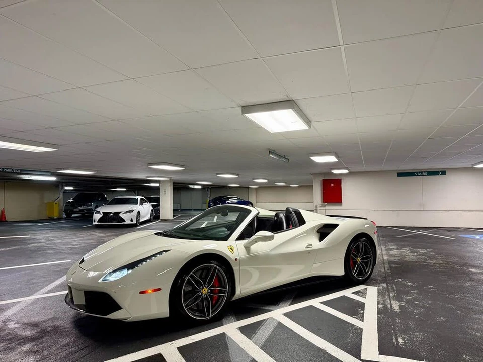 2018 Ferrari 488 Spider - Image 15 of 31