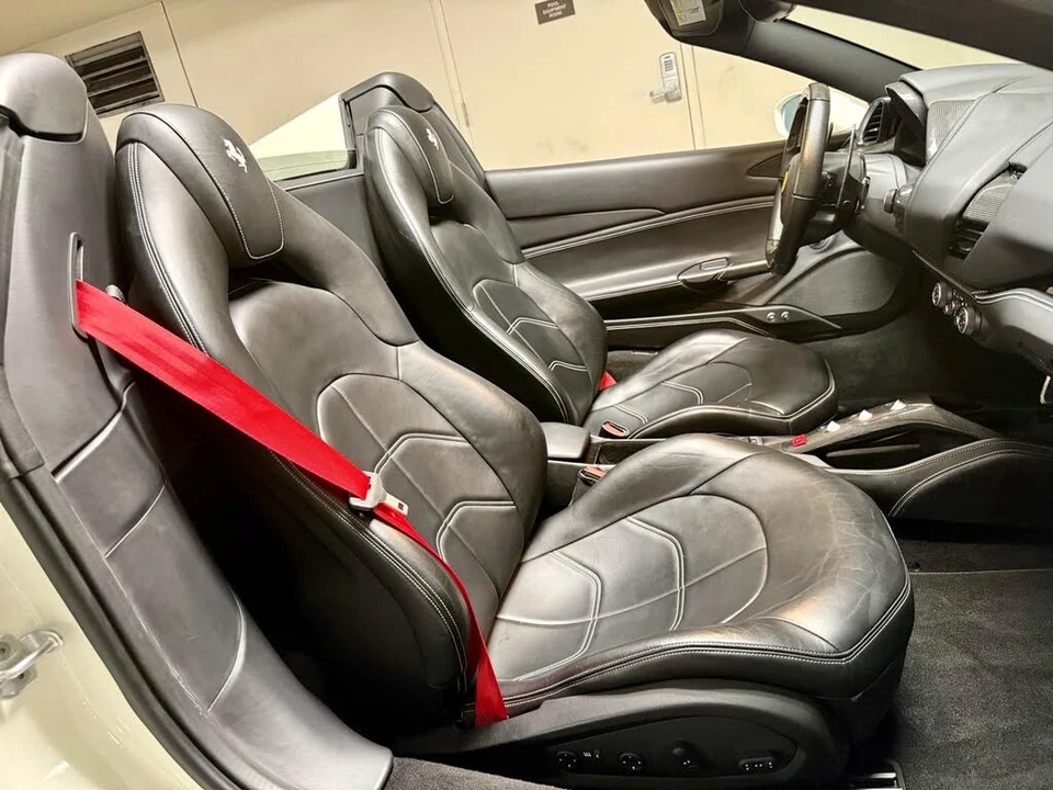 2018 Ferrari 488 Spider - Image 30 of 31
