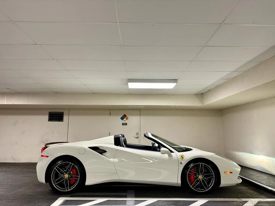 2018 Ferrari 488 Spider - Image 8 of 31