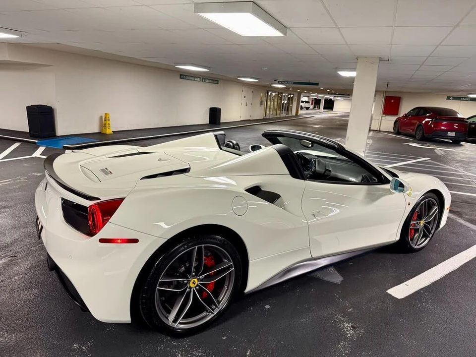 2018 Ferrari 488 Spider - Image 11 of 31