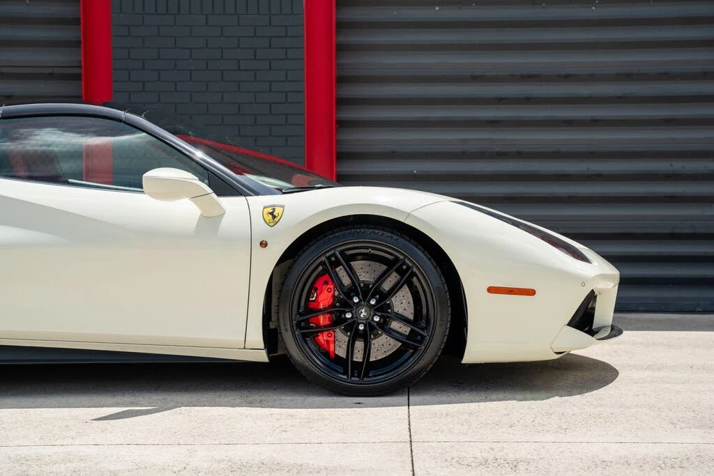 2018 Ferrari 488 Spider - Image 18 of 31