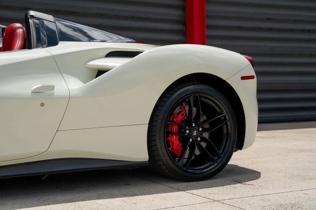 2018 Ferrari 488 Spider - Image 7 of 31
