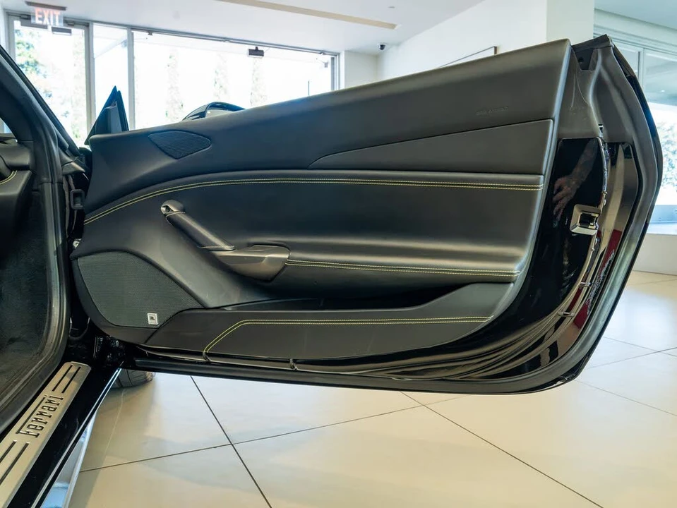 2018 Ferrari 488 Spider - Image 21 of 31