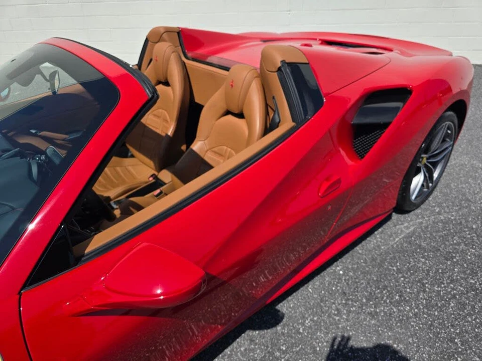 2018 Ferrari 488 Spider - Image 22 of 31